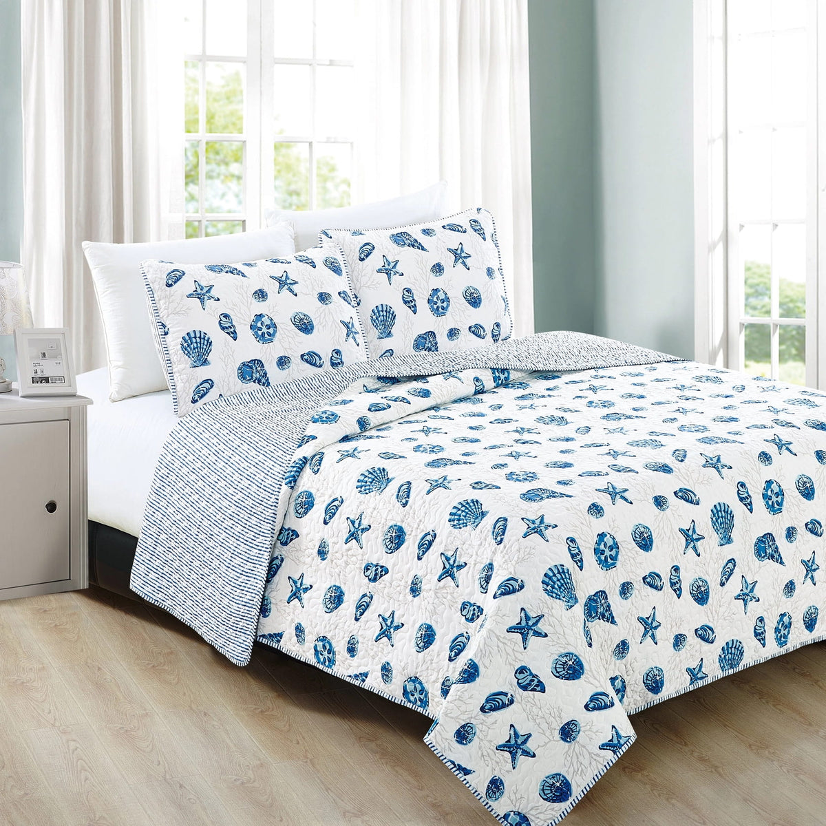 Bali Collection Coastal Quilt & Sham Set