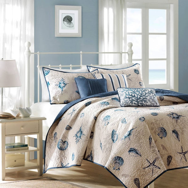 Coastal Bayside Full/Queen Quilt Set with Beachy Throw Pillows